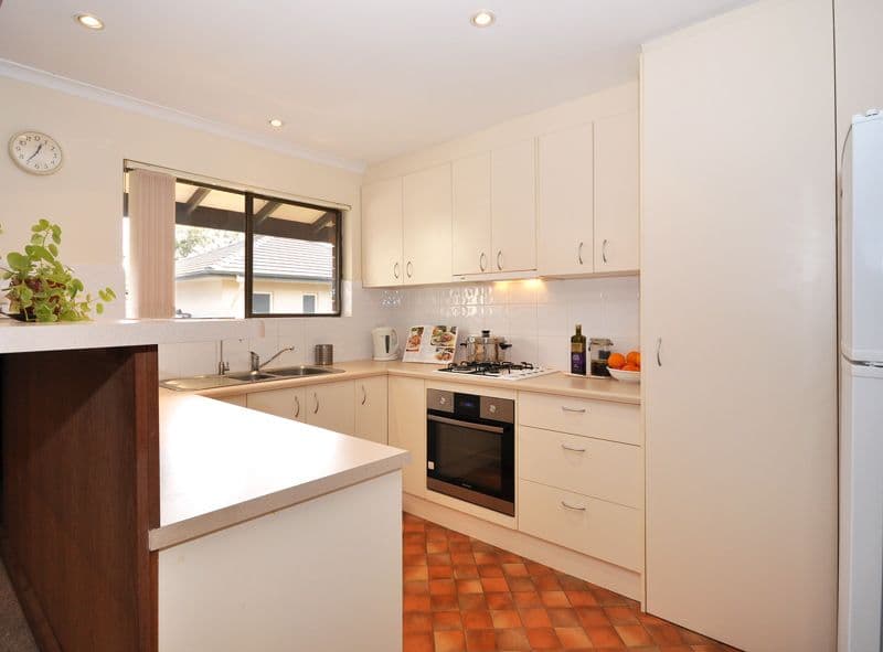 20 Ernest Crescent, Happy Valley SA 5159, Happy Valley - Thumbnail 2