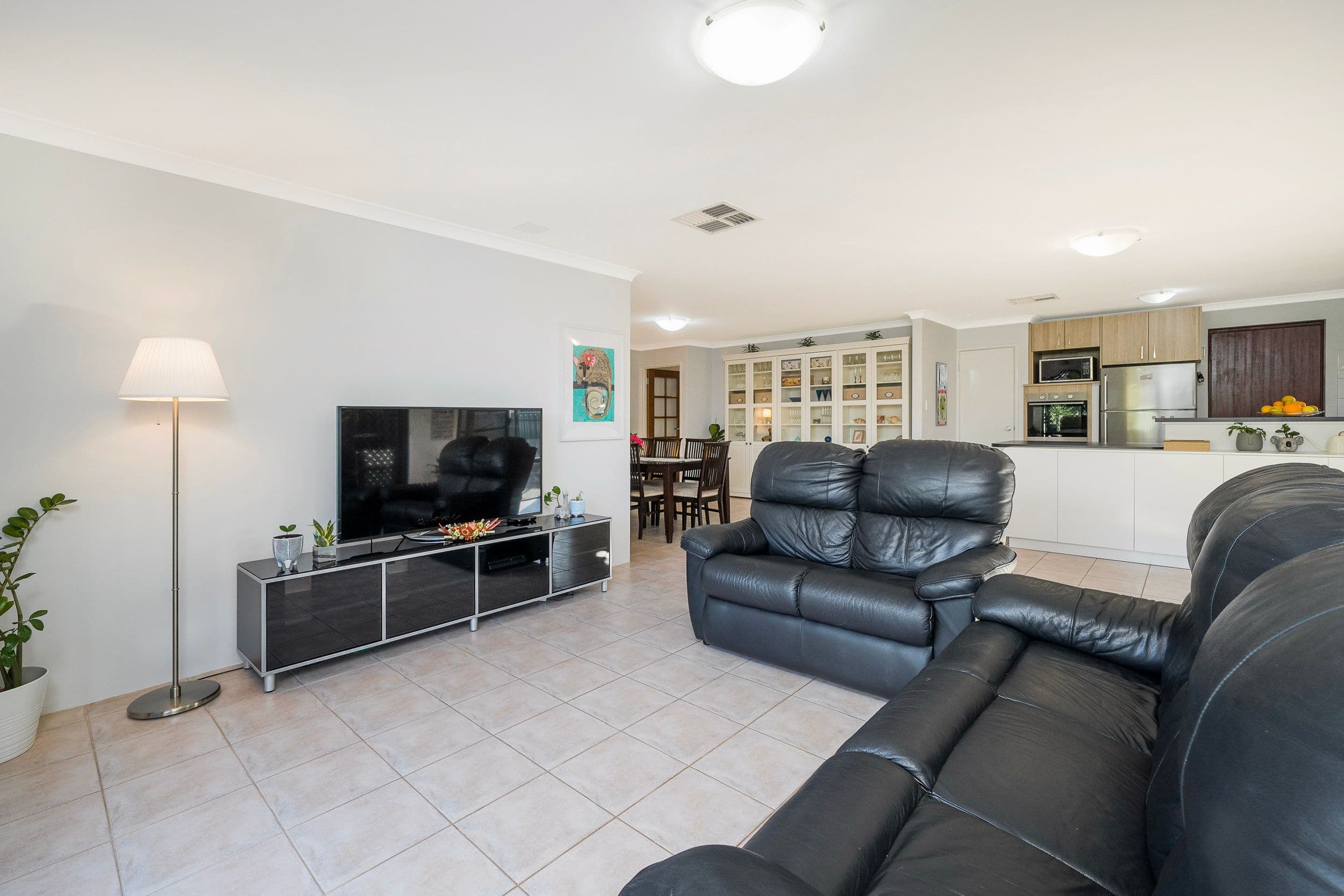 30 Denver Rise, High Wycombe WA 6057, High Wycombe - Thumbnail 2