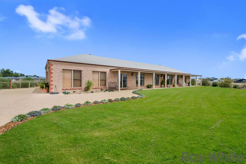 13 Kingfisher Drive, Mulwala - Image 1