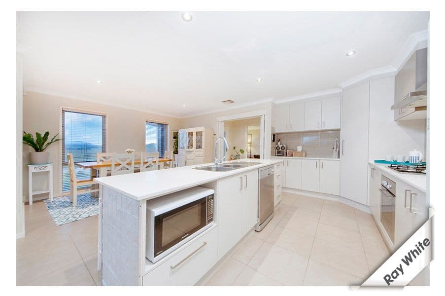 60 Refshauge Crescent, Macgregor ACT 2615, Macgregor - Thumbnail 2