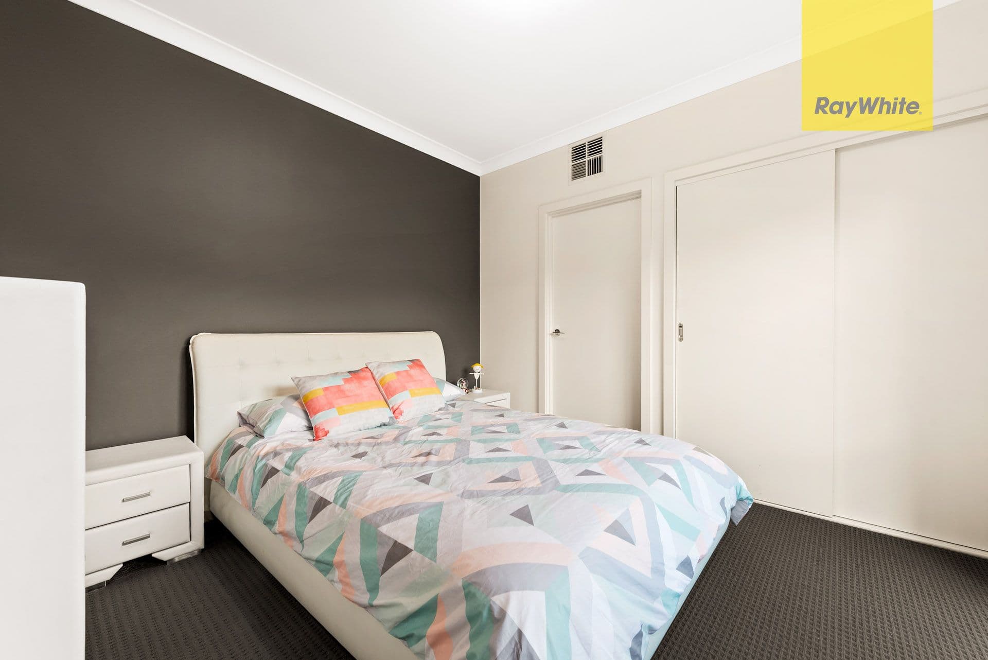 13 Rosedale Crescent, Ringwood East VIC 3135, Ringwood East - Thumbnail 4