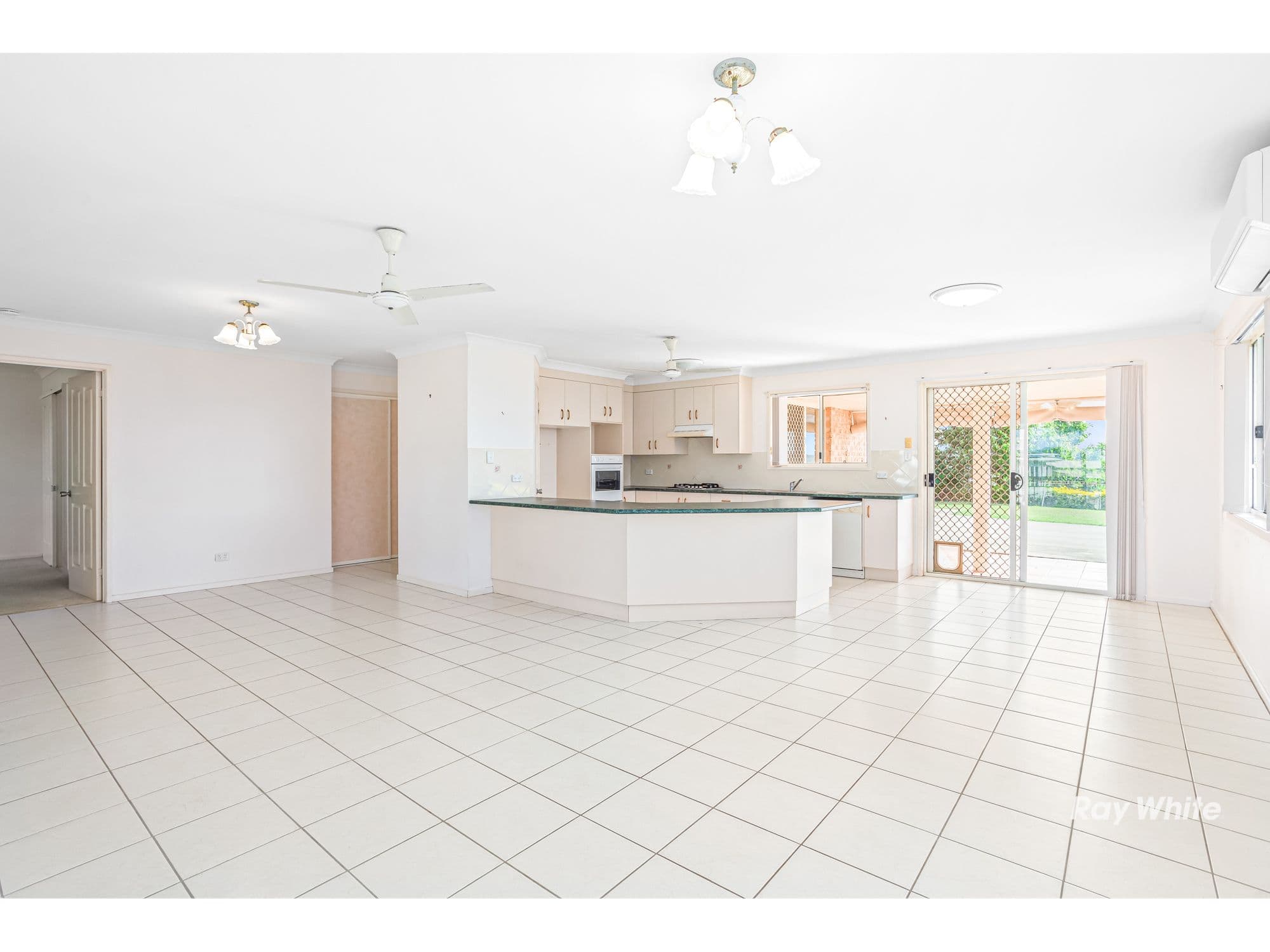 4 Paradise Way, Emu Park QLD 4710, Emu Park - Thumbnail 8