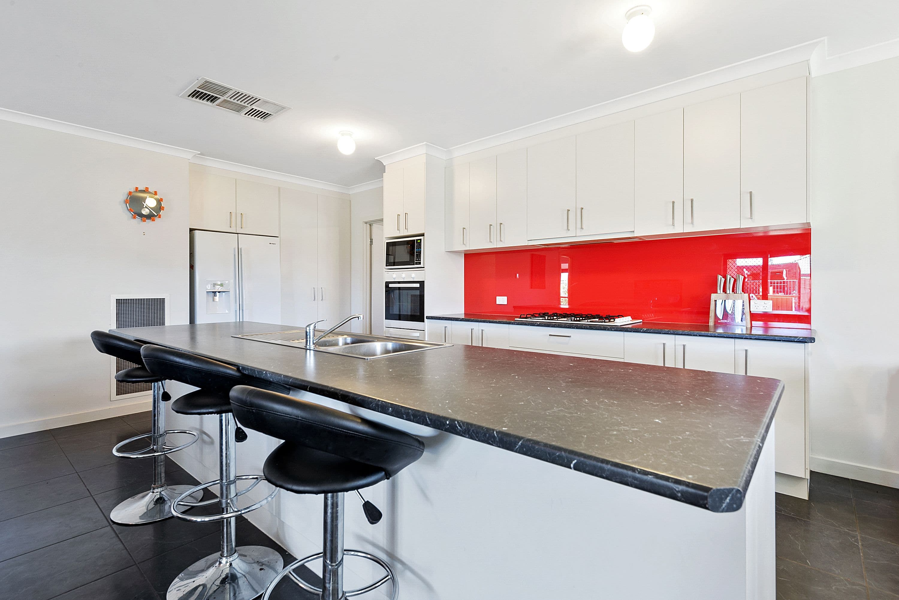 6 Zorro Drive, Yarrawonga VIC 3730, Yarrawonga - Thumbnail 3