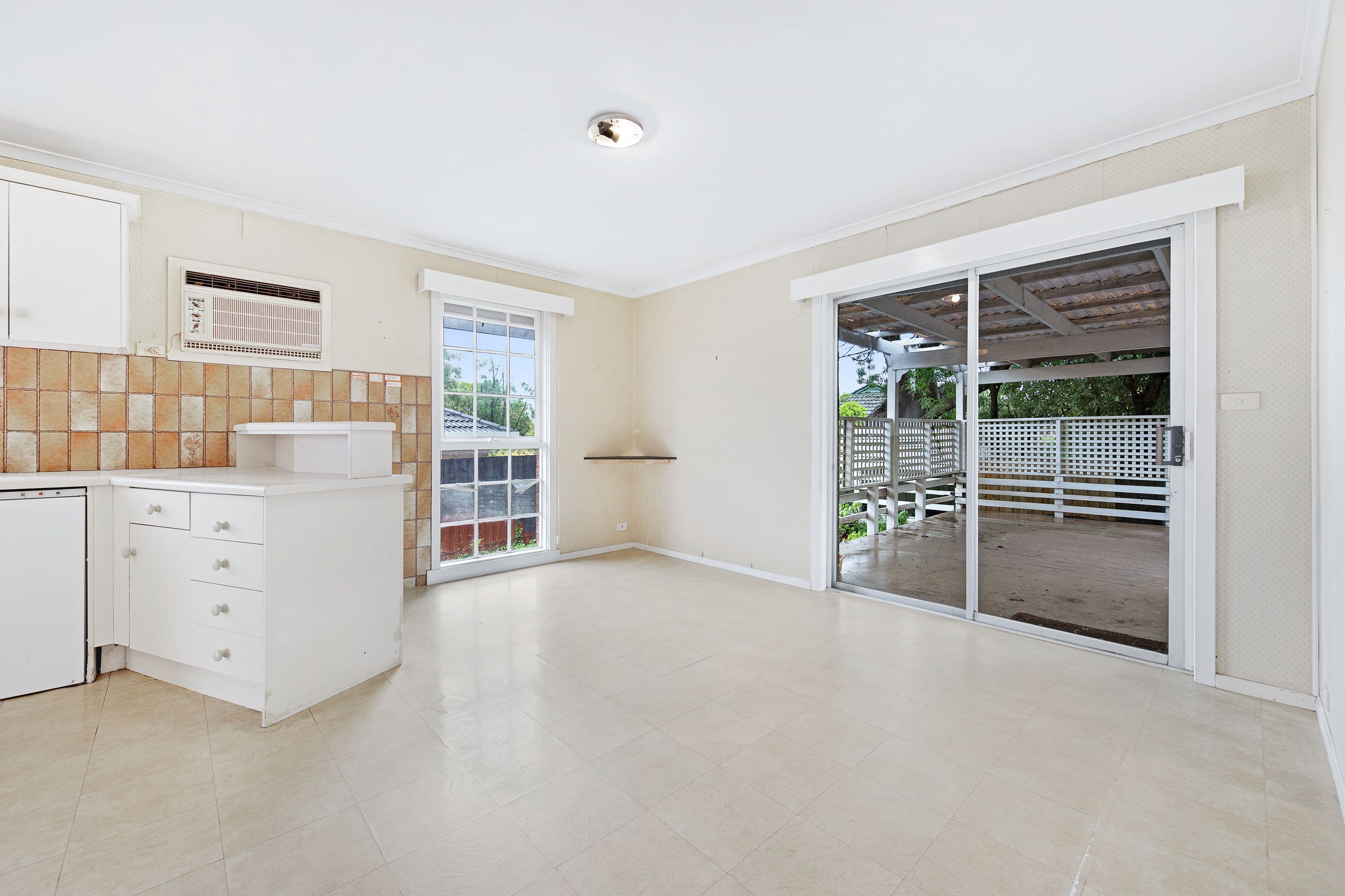 6 Warwick Court, Glen Waverley VIC 3150, Glen Waverley - Thumbnail 2