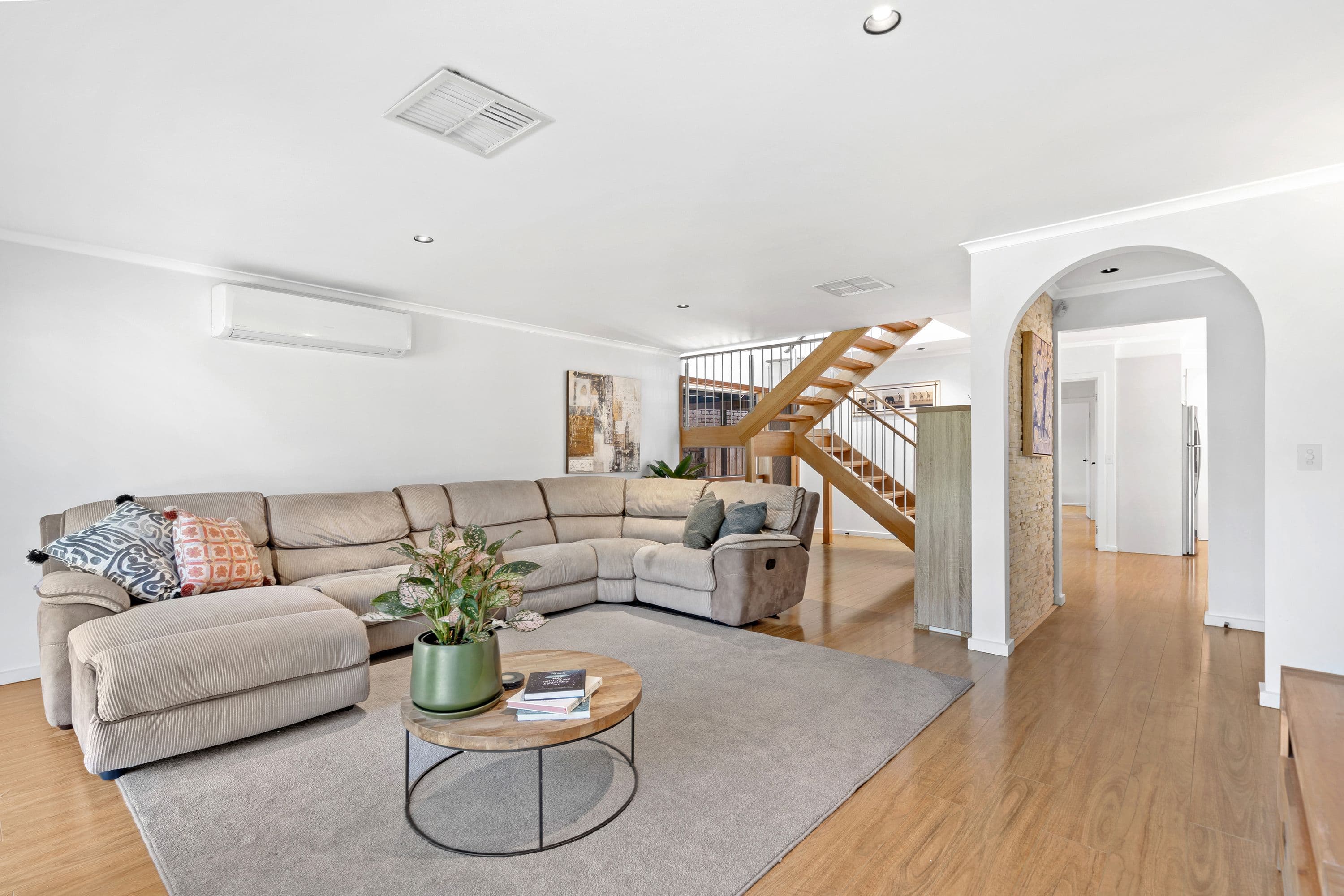 4 Merryn Grove, Wantirna South VIC 3152, Wantirna South - Thumbnail 2