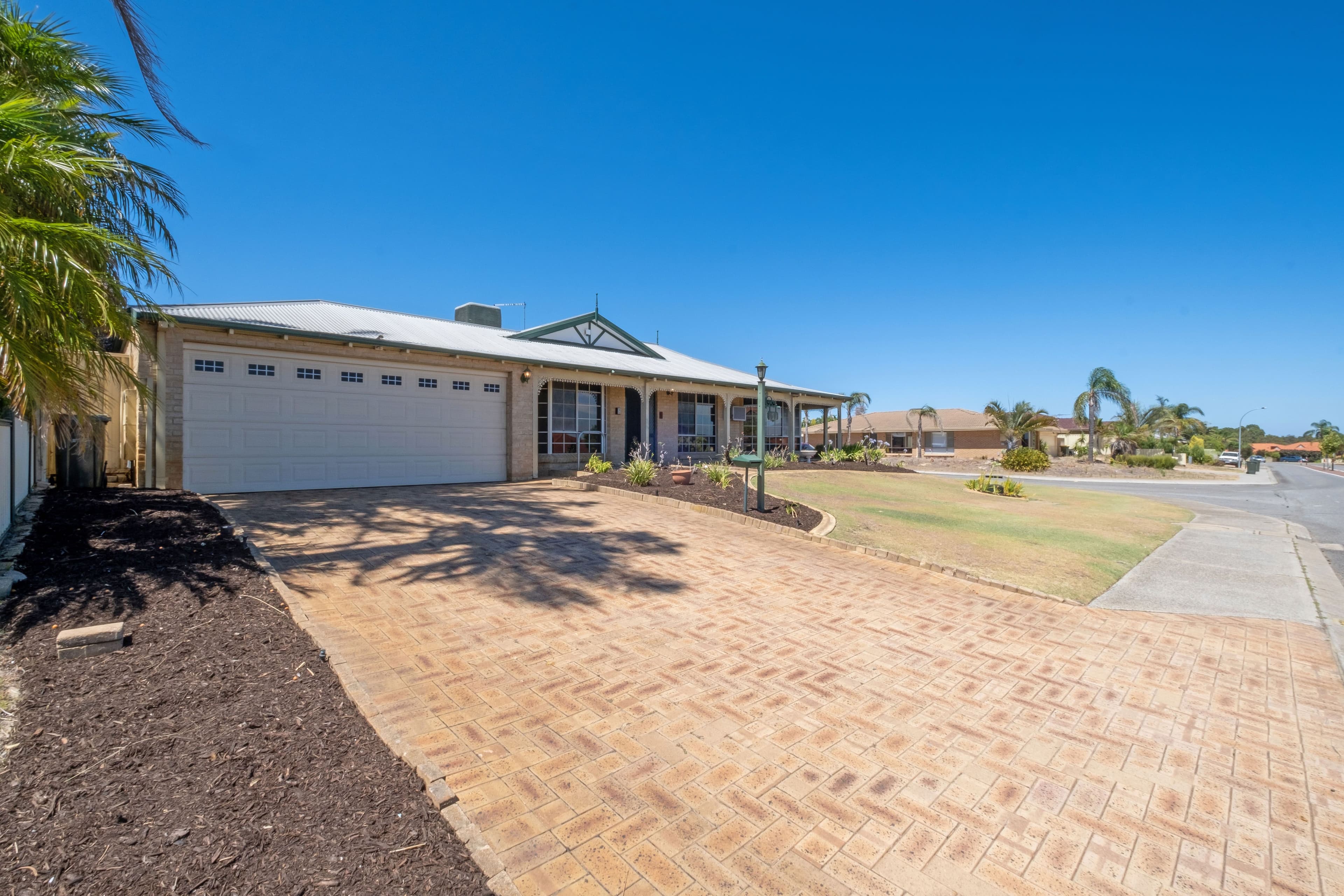 379 Summerlakes Parade, Ballajura WA 6066, Ballajura - Thumbnail 2