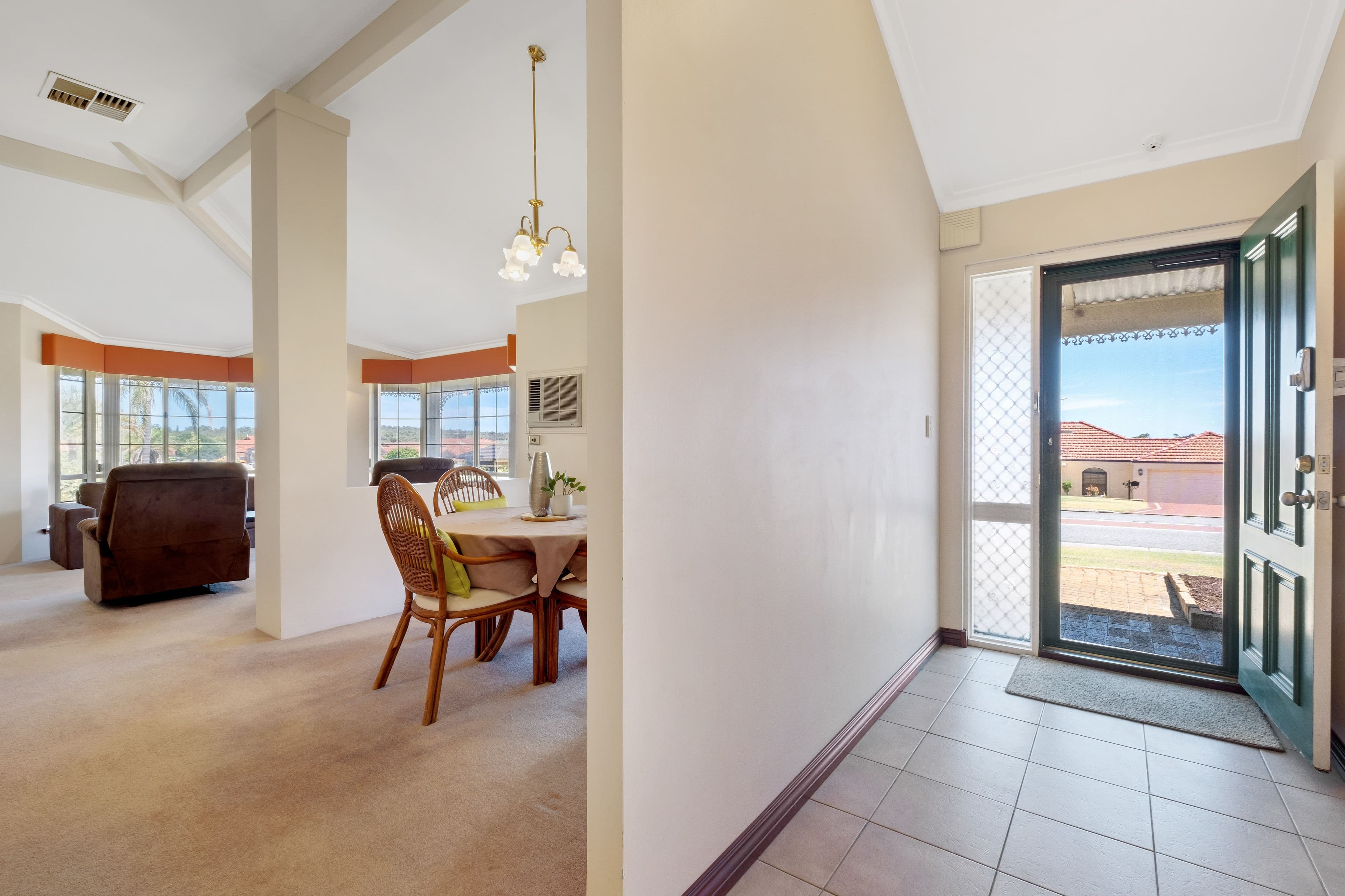 379 Summerlakes Parade, Ballajura WA 6066, Ballajura - Thumbnail 7