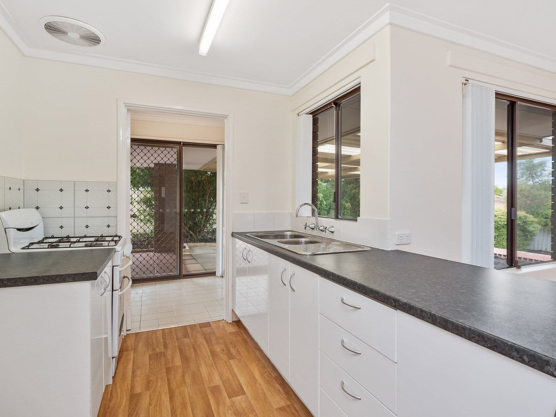 69 Clipper Drive, Ballajura WA 6066, Ballajura - Thumbnail 8