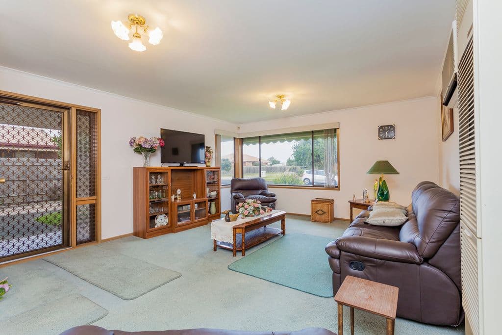 3 Trenton Parade, ST ALBANS PARK VIC 3219, St Albans Park - Thumbnail 2
