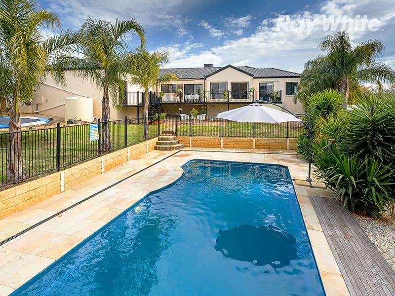 1 O'Mahony Close, Lavington - Thumbnail 2