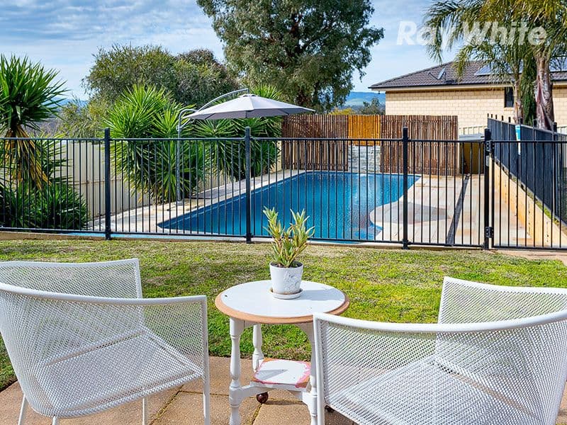 1 O'Mahony Close, Lavington - Thumbnail 5