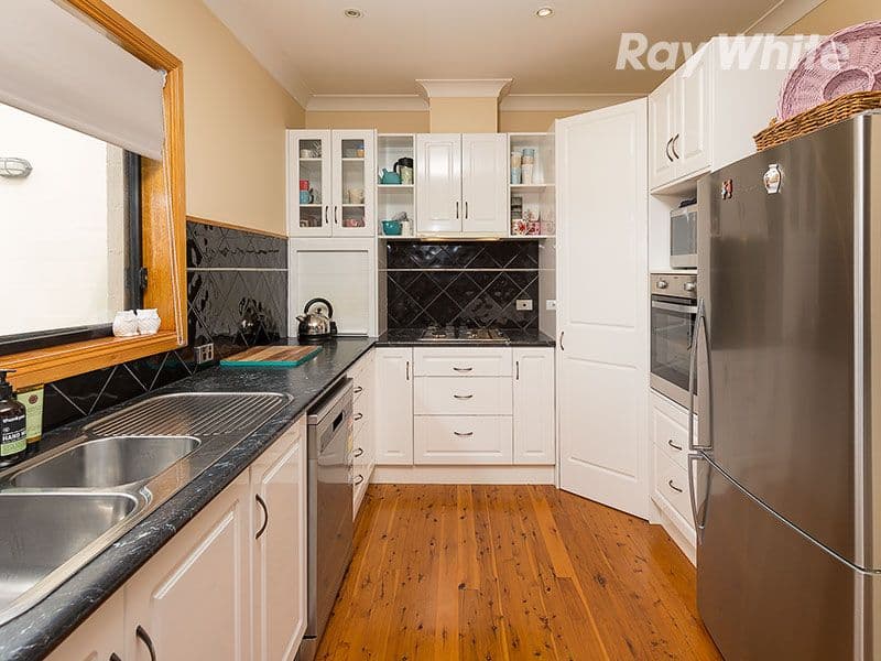1 O'Mahony Close, Lavington - Thumbnail 6