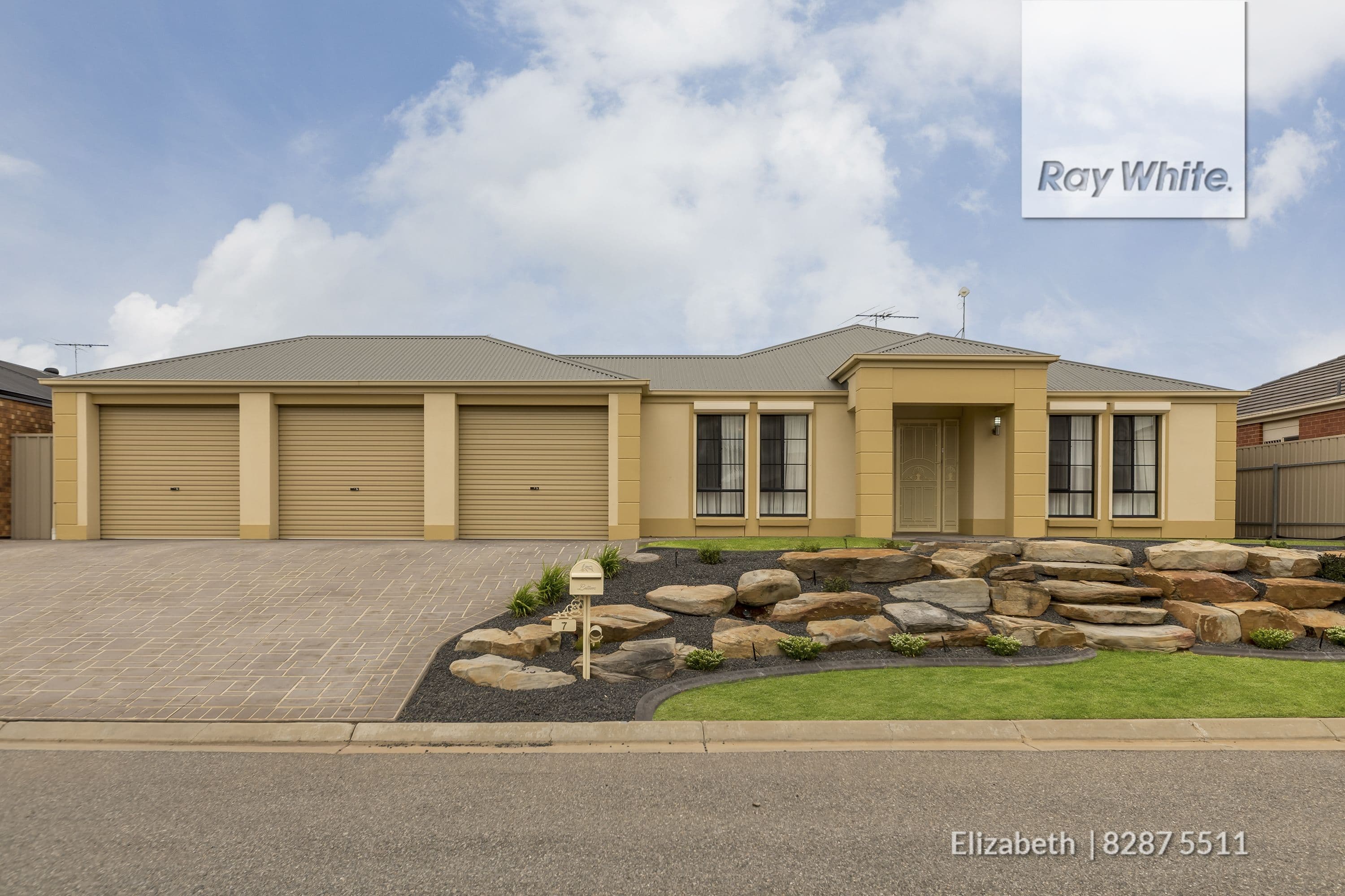 7 Devon Court, Craigmore SA 5114, Craigmore - Image 1