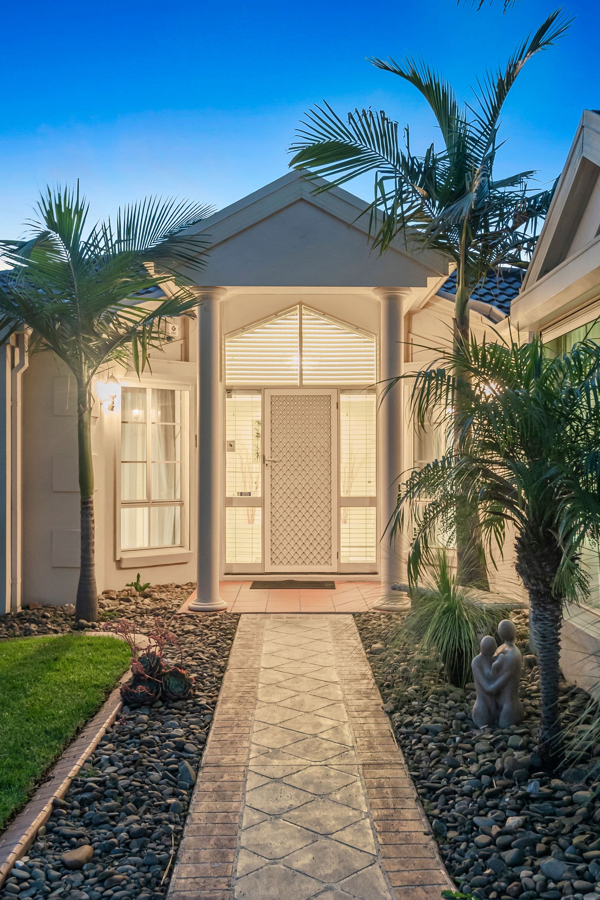 21 Edgecombe Way, Roxburgh Park VIC 3064, Roxburgh Park - Thumbnail 3