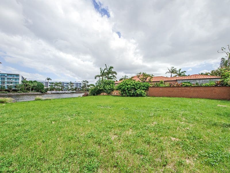 129A Allambi Avenue, BROADBEACH WATERS QLD 4218, Broadbeach Waters - Thumbnail 2