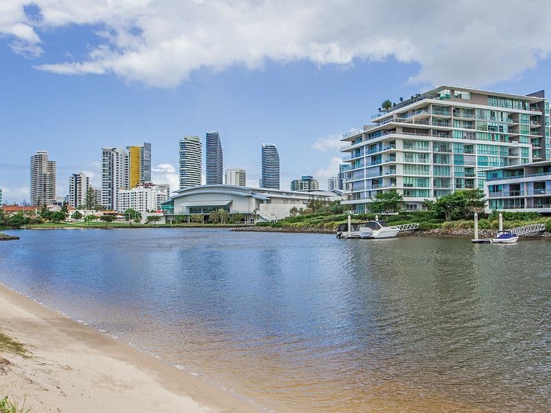 129A Allambi Avenue, BROADBEACH WATERS QLD 4218, Broadbeach Waters - Thumbnail 3