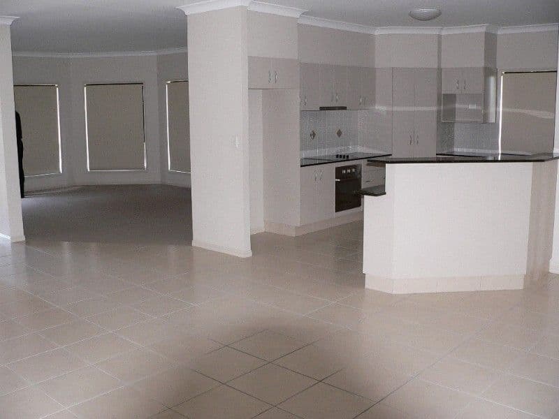 11 Nandina Court, UPPER COOMERA QLD 4209, Upper Coomera - Thumbnail 4