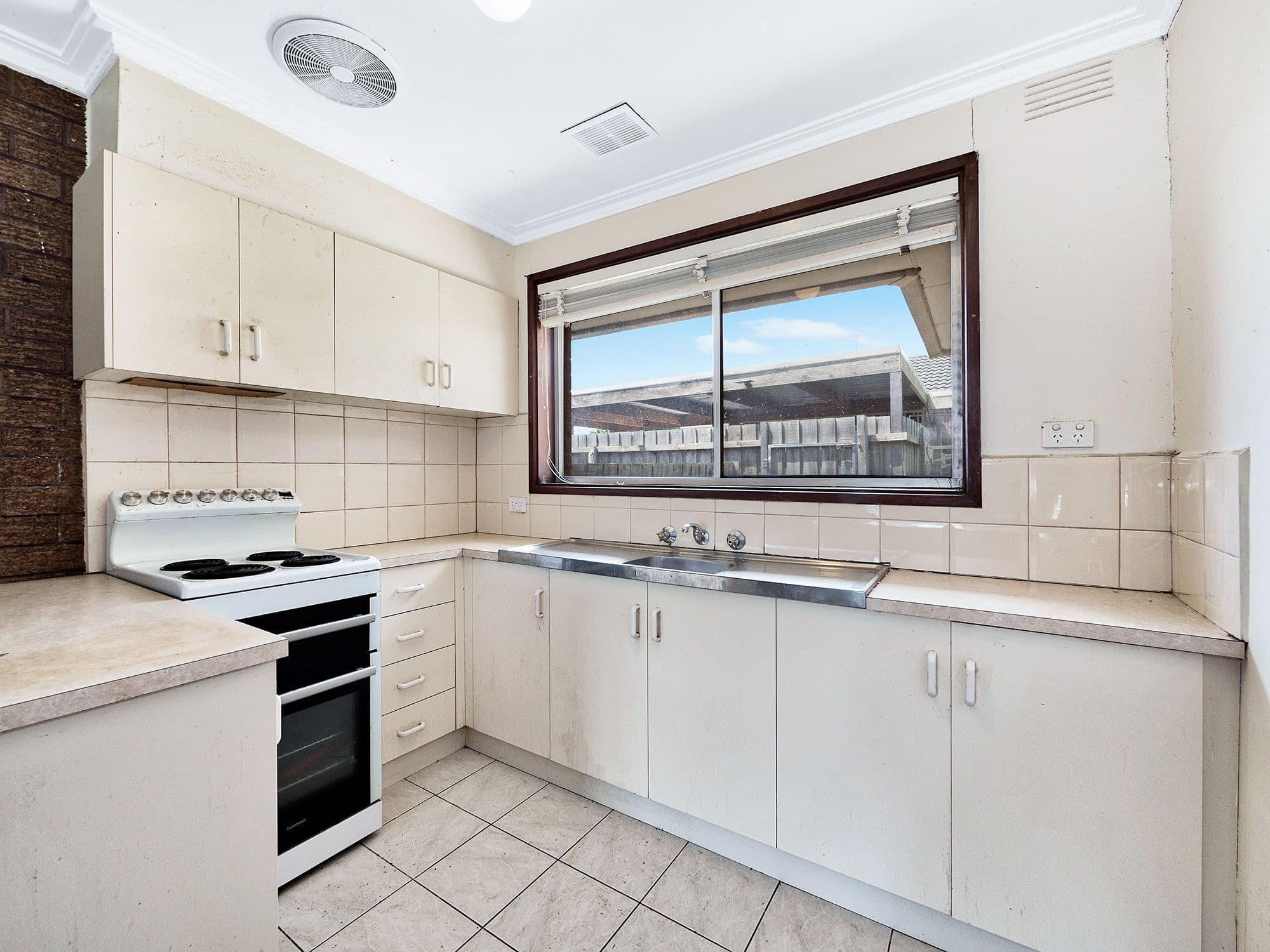 8 Mclaren Avenue, Cranbourne VIC 3977, Cranbourne - Thumbnail 4