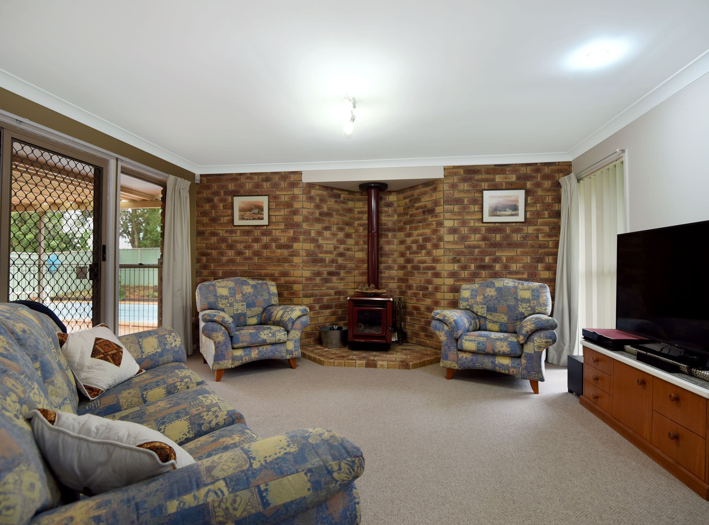 8 Nichols Road, Highfields QLD 4352, Highfields - Thumbnail 2
