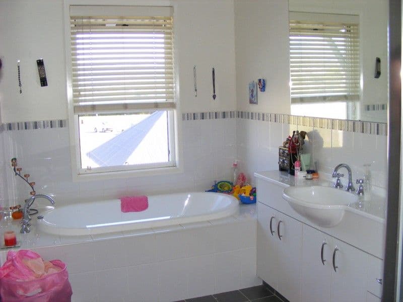 30 Broughton Avenue, TULLIMBAR NSW 2527, Tullimbar - Thumbnail 5