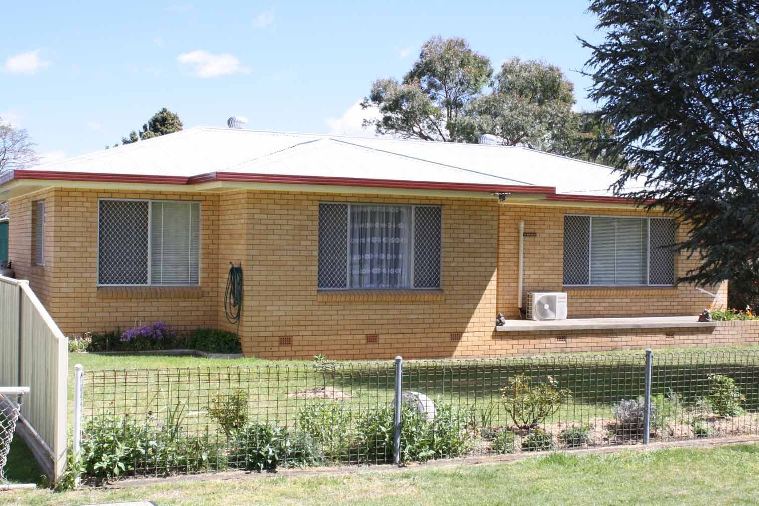 34 Railway, GLEN INNES NSW 2370, Glen Innes - Image 1