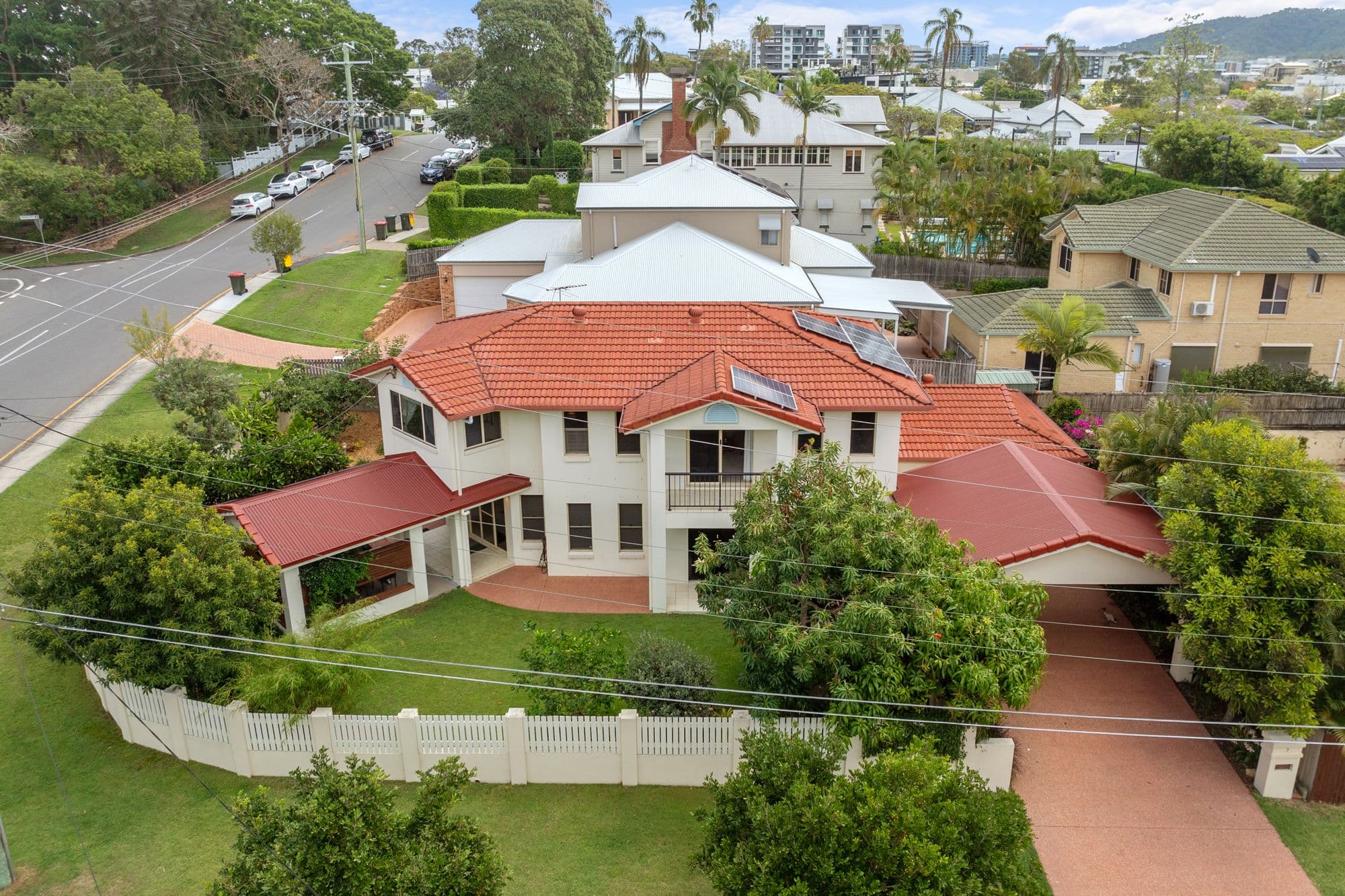 7 Dennis Street, Indooroopilly QLD 4068, Indooroopilly - Thumbnail 3