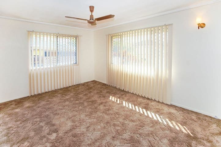 34 Waratah Drive, CLONTARF QLD 4019, Clontarf - Thumbnail 4