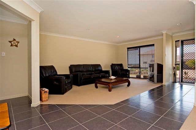 26 Lawley Crescent, PACIFIC PINES QLD 4211, Pacific Pines - Thumbnail 5