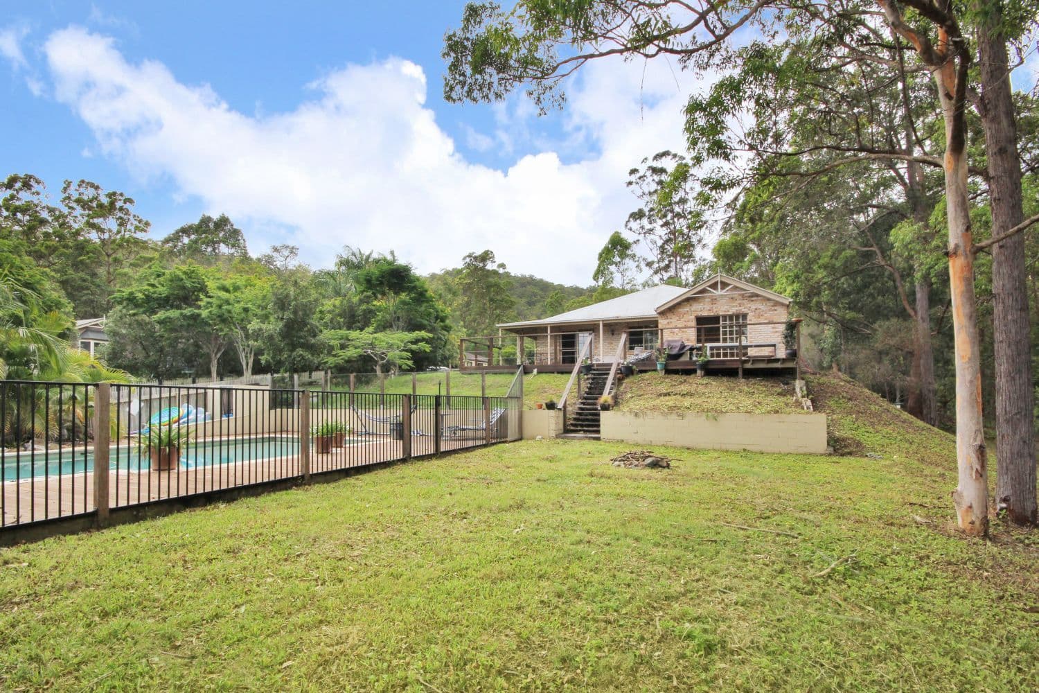 17 Lomatia Court, BONOGIN QLD 4213, Bonogin - Thumbnail 4