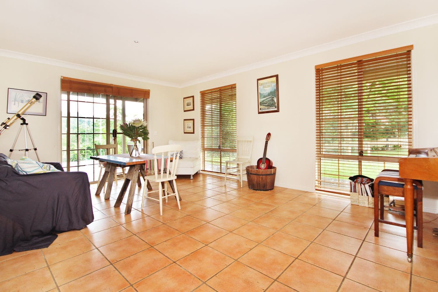 17 Lomatia Court, BONOGIN QLD 4213, Bonogin - Thumbnail 6