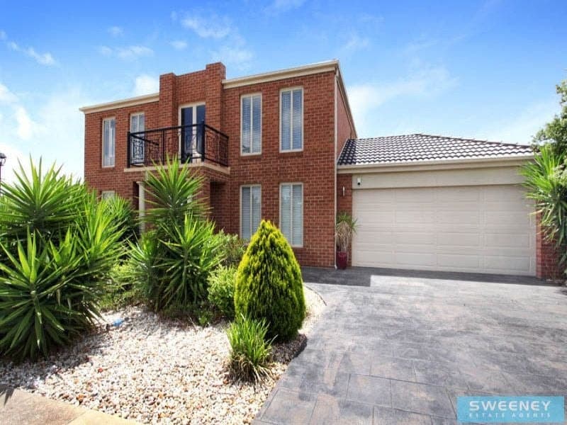 12 Glen Drouitt Drive, Caroline Springs - Thumbnail 2