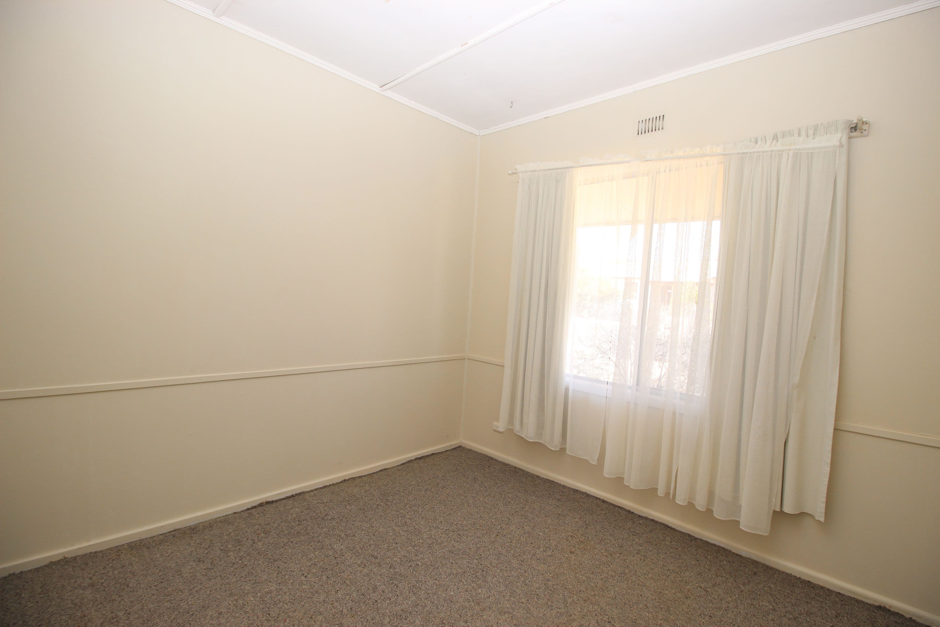 14 Heming Street, Waikerie SA 5330, Waikerie - Thumbnail 4