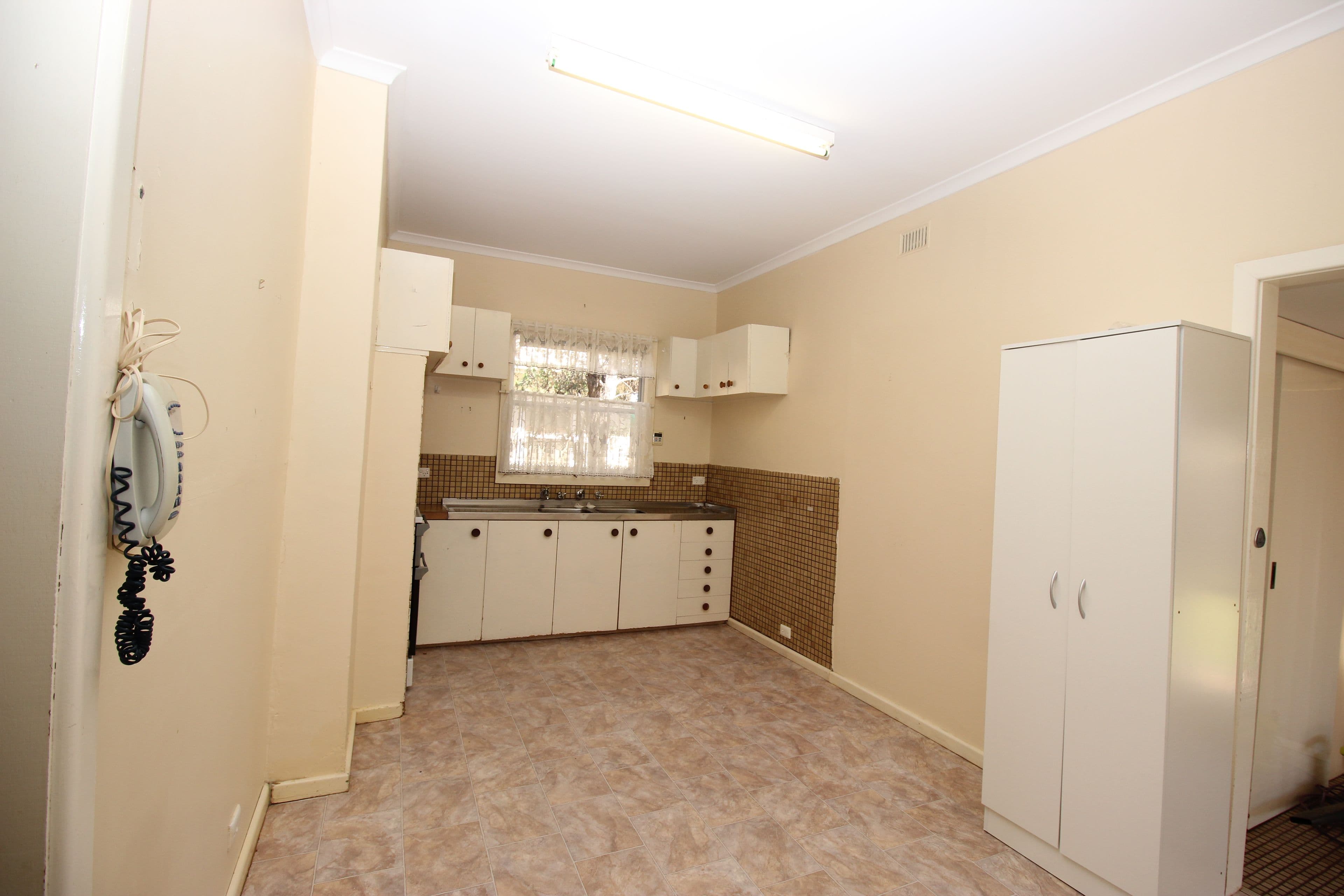14 Heming Street, Waikerie SA 5330, Waikerie - Thumbnail 8