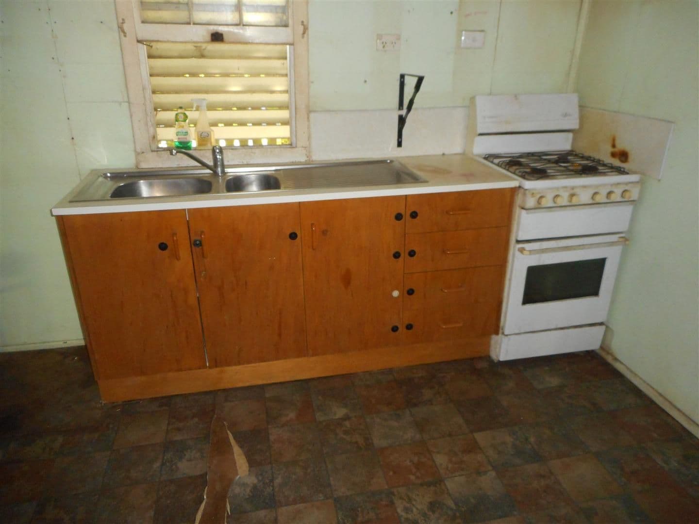 28 Normanby Street, Dingo QLD 4702, Dingo - Thumbnail 2