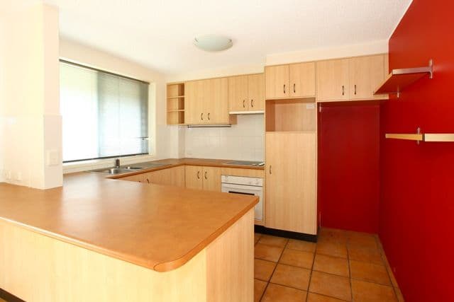 18 Tarcoola Crescent, SURFERS PARADISE QLD 4217, Surfers Paradise - Thumbnail 2