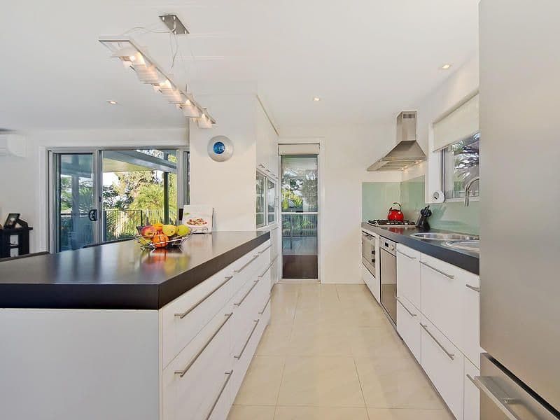 138 Bamboo Avenue, BENOWA QLD 4217, Benowa - Thumbnail 4