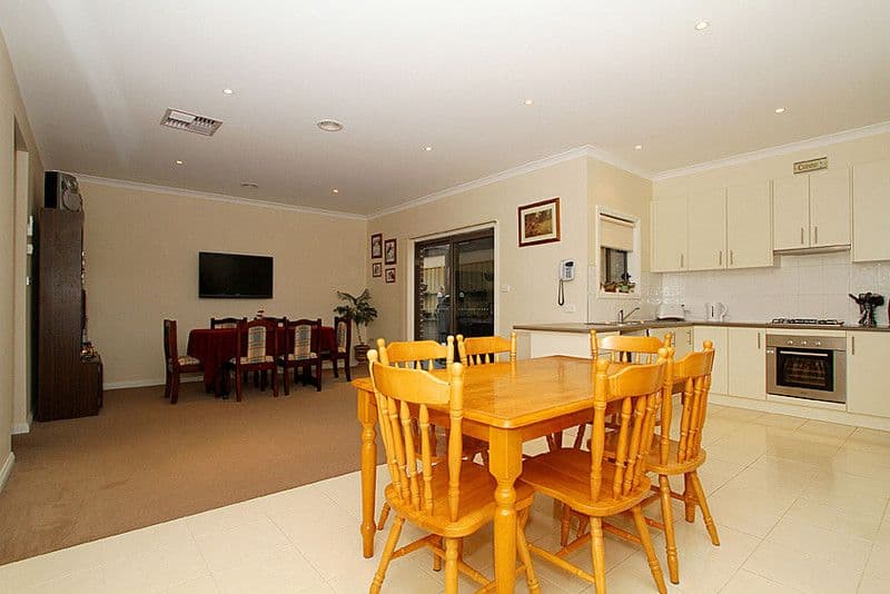7 Tuross Crescent, SOUTH MORANG VIC 3752, South Morang - Thumbnail 3