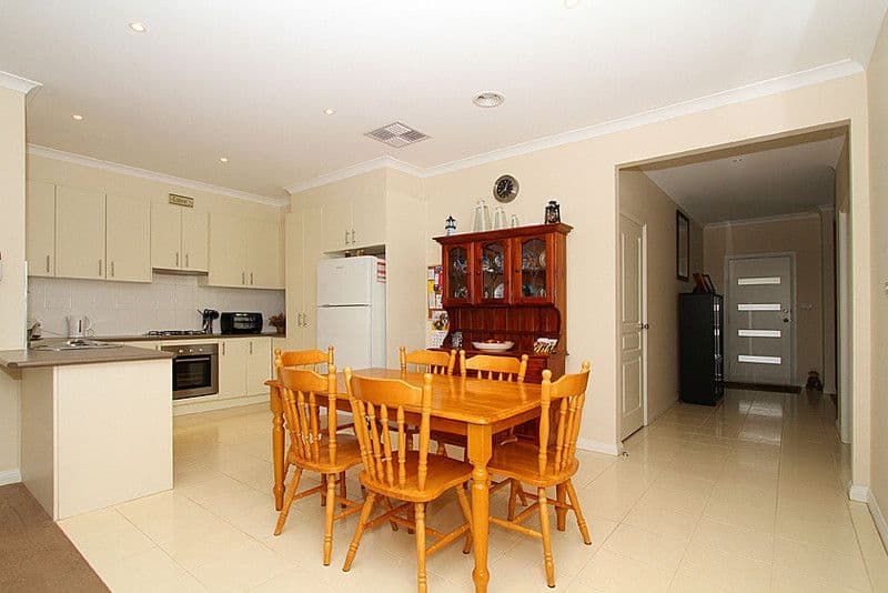 7 Tuross Crescent, SOUTH MORANG VIC 3752, South Morang - Thumbnail 4