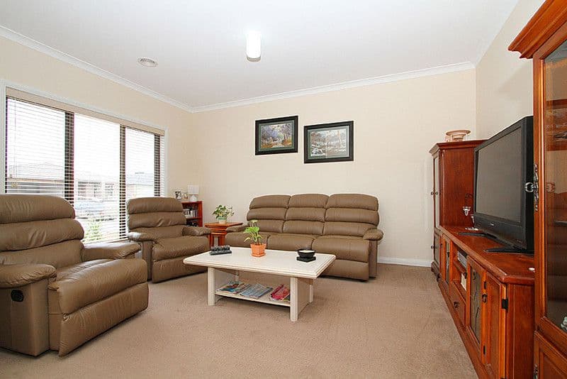 7 Tuross Crescent, SOUTH MORANG VIC 3752, South Morang - Thumbnail 7