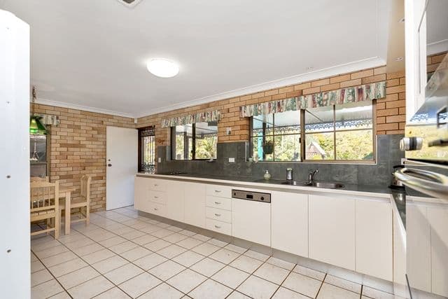 320 Hellawell Road, SUNNYBANK HILLS QLD 4109, Sunnybank Hills - Thumbnail 7