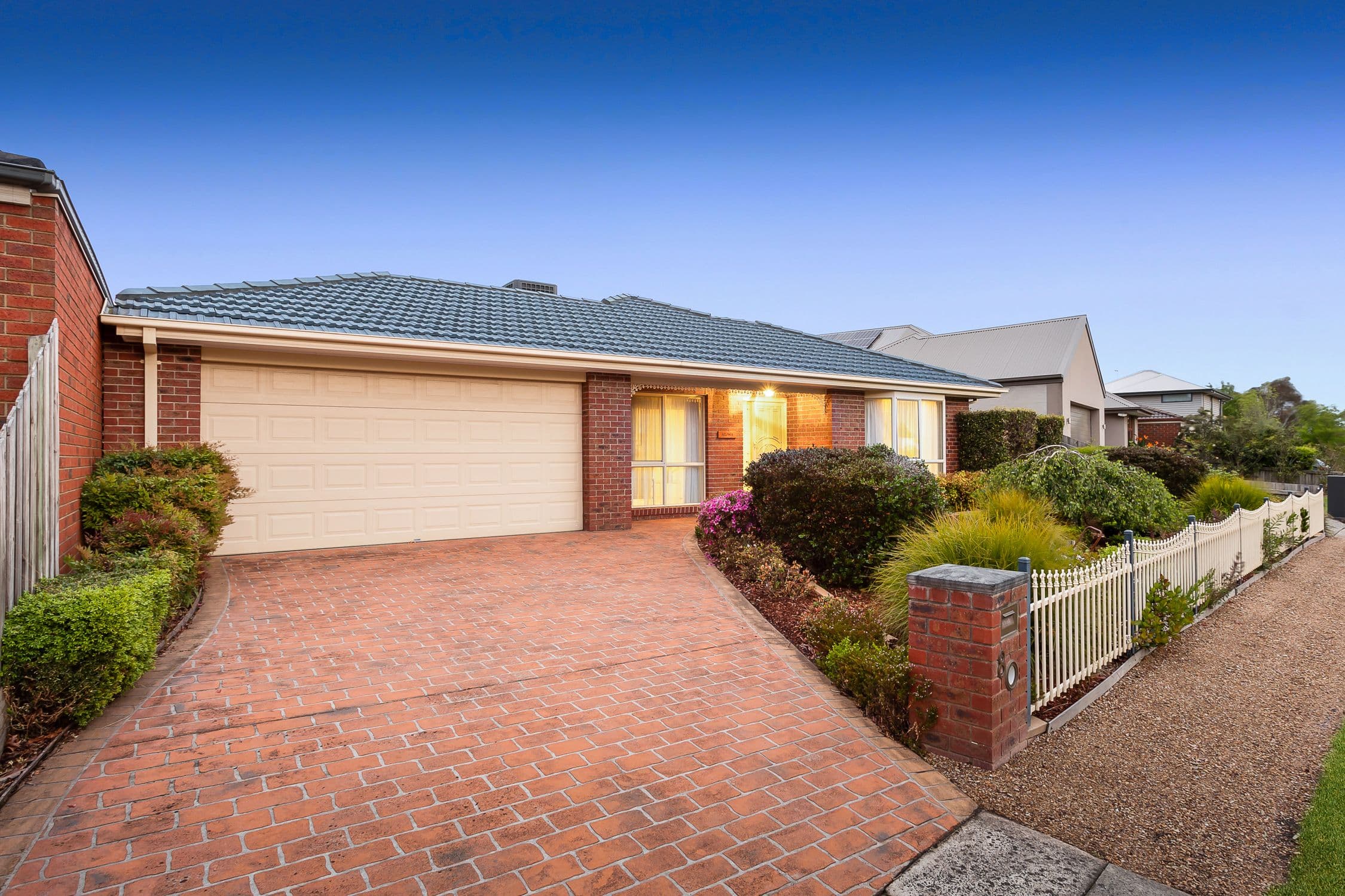 8 Lowanna Street, Berwick VIC 3806, Berwick - Thumbnail 3