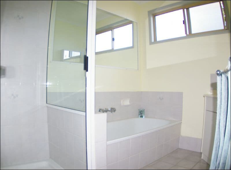 6 Agnes Court, DECEPTION BAY QLD 4508, Deception Bay - Thumbnail 4