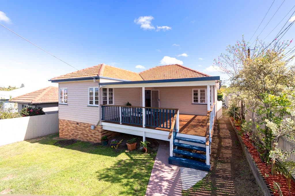 64 Holland Road, HOLLAND PARK QLD 4121, Holland Park - Thumbnail 2