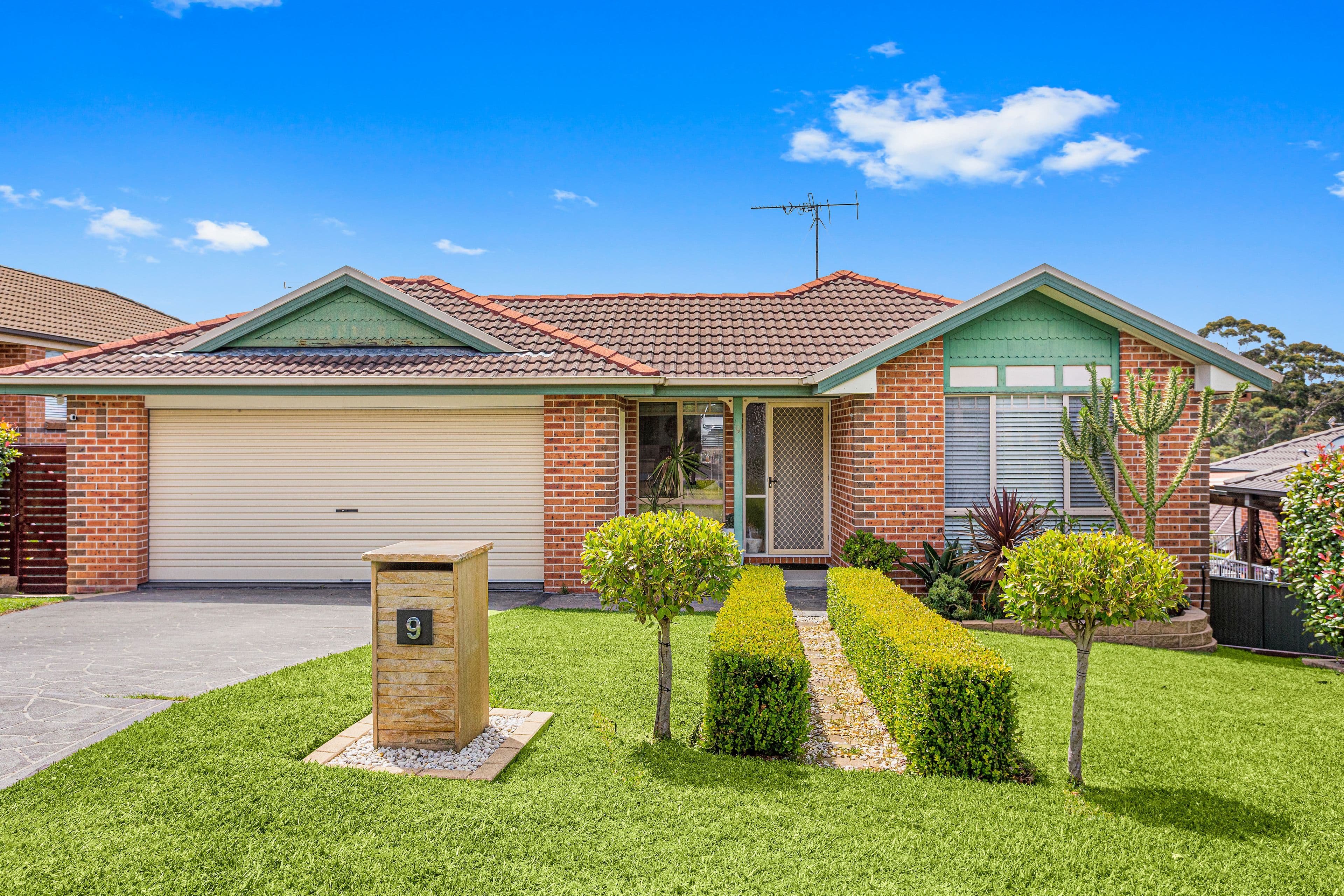 9 Chippendale Place, Helensburgh NSW 2508, Helensburgh - Image 1