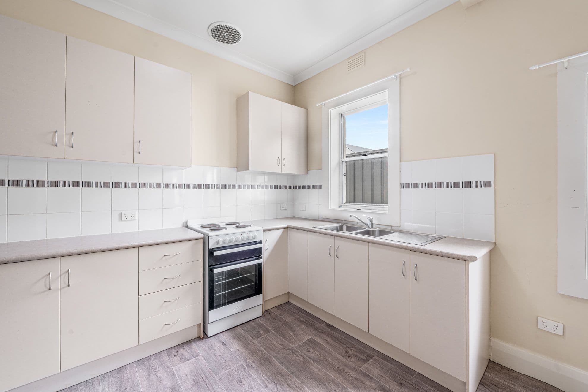3 & 3A Wyatt Street, Mount Gambier SA 5290, Mount Gambier - Thumbnail 7