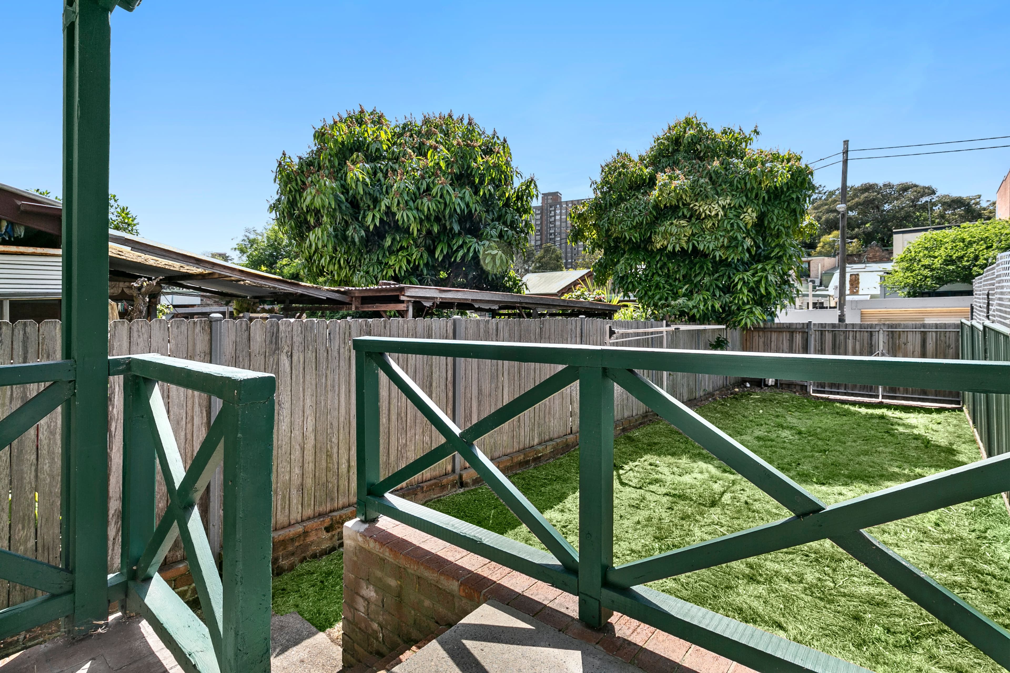 692 Elizabeth Street, Waterloo - Thumbnail 2
