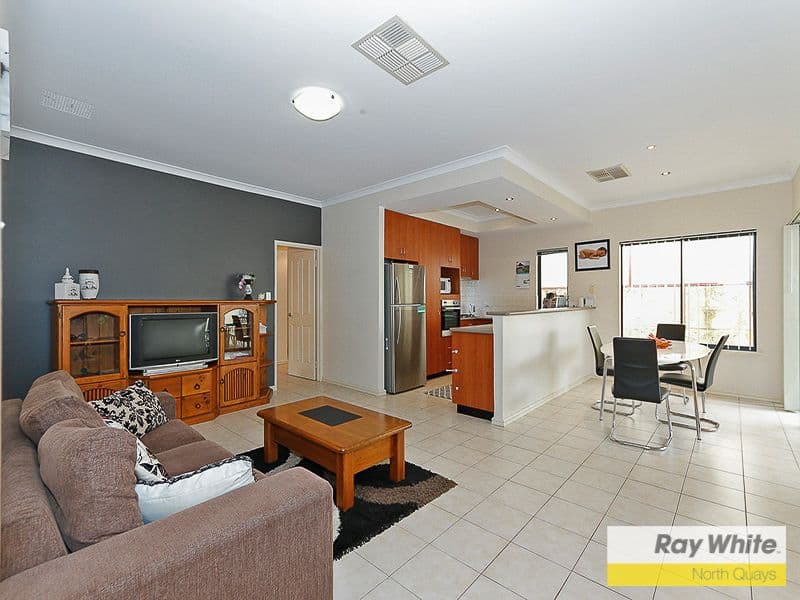 31 Old Trafford Avenue, Madeley WA 6065, Madeley - Image 1