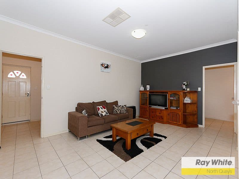31 Old Trafford Avenue, Madeley WA 6065, Madeley - Thumbnail 5