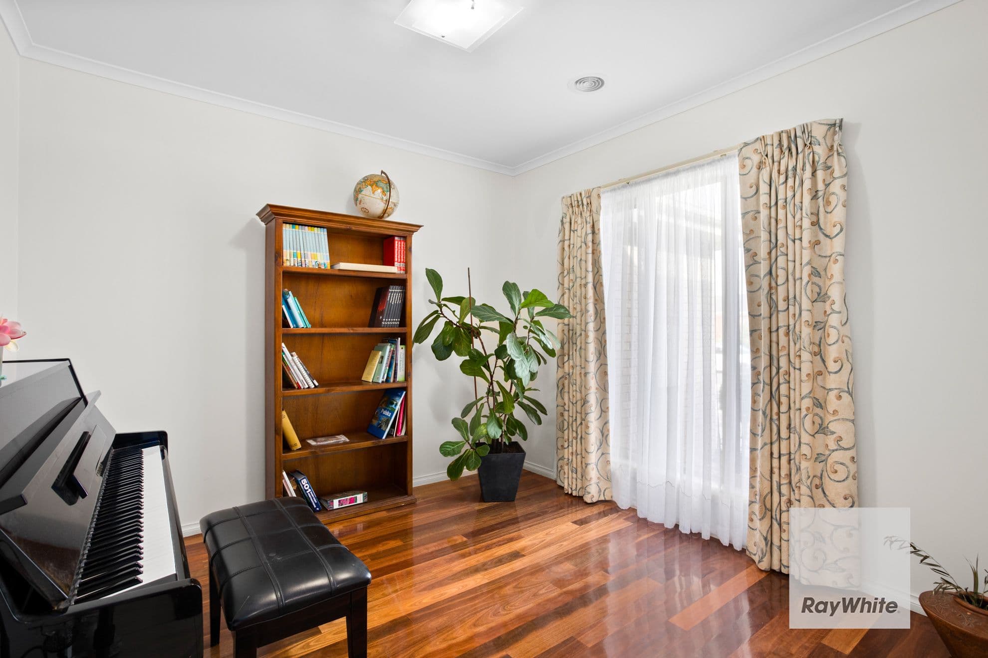 1 Maple Court, Taylors Hill VIC 3037, Taylors Hill - Thumbnail 2