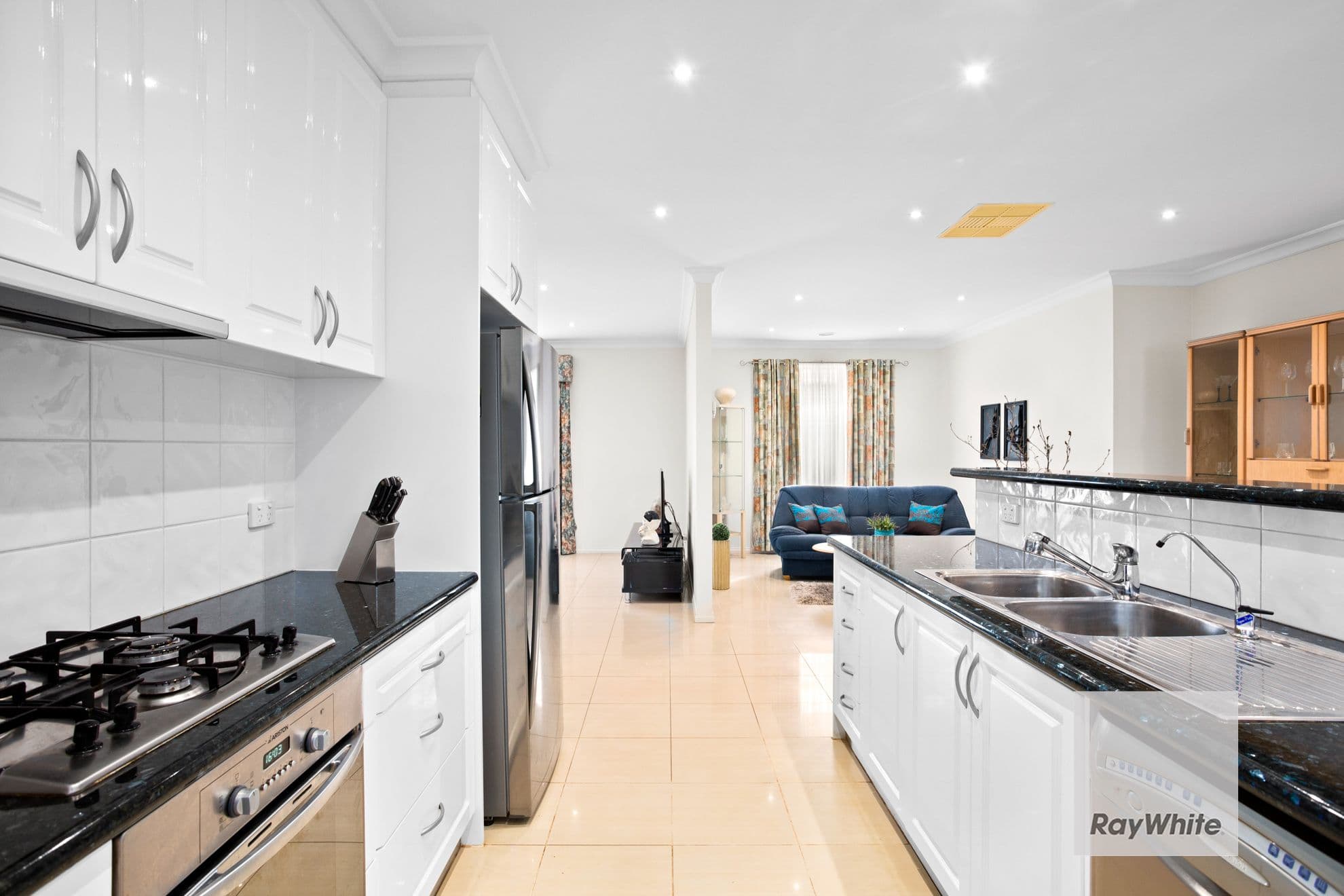 1 Maple Court, Taylors Hill VIC 3037, Taylors Hill - Thumbnail 7